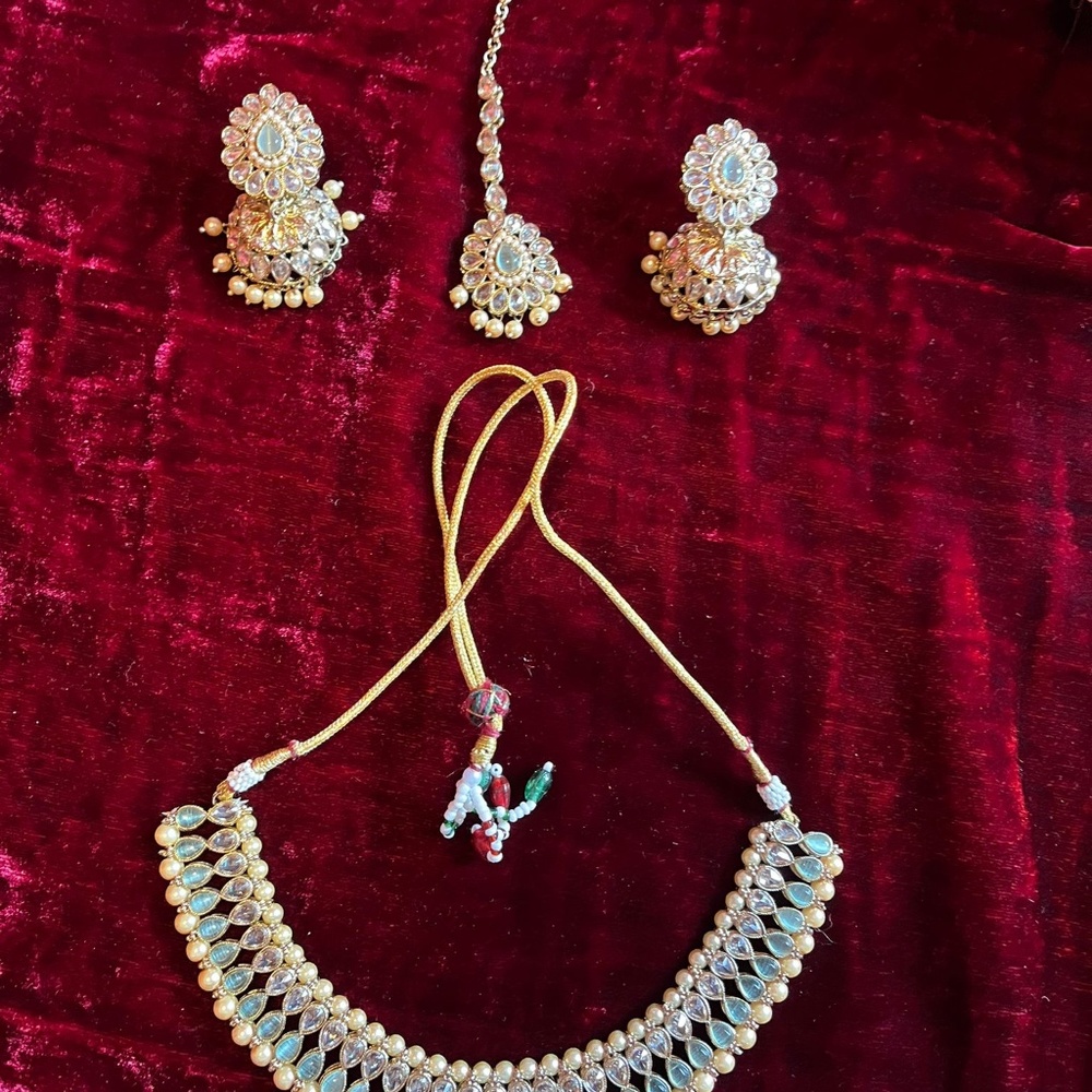 Jewellery - Picture 5 of 16